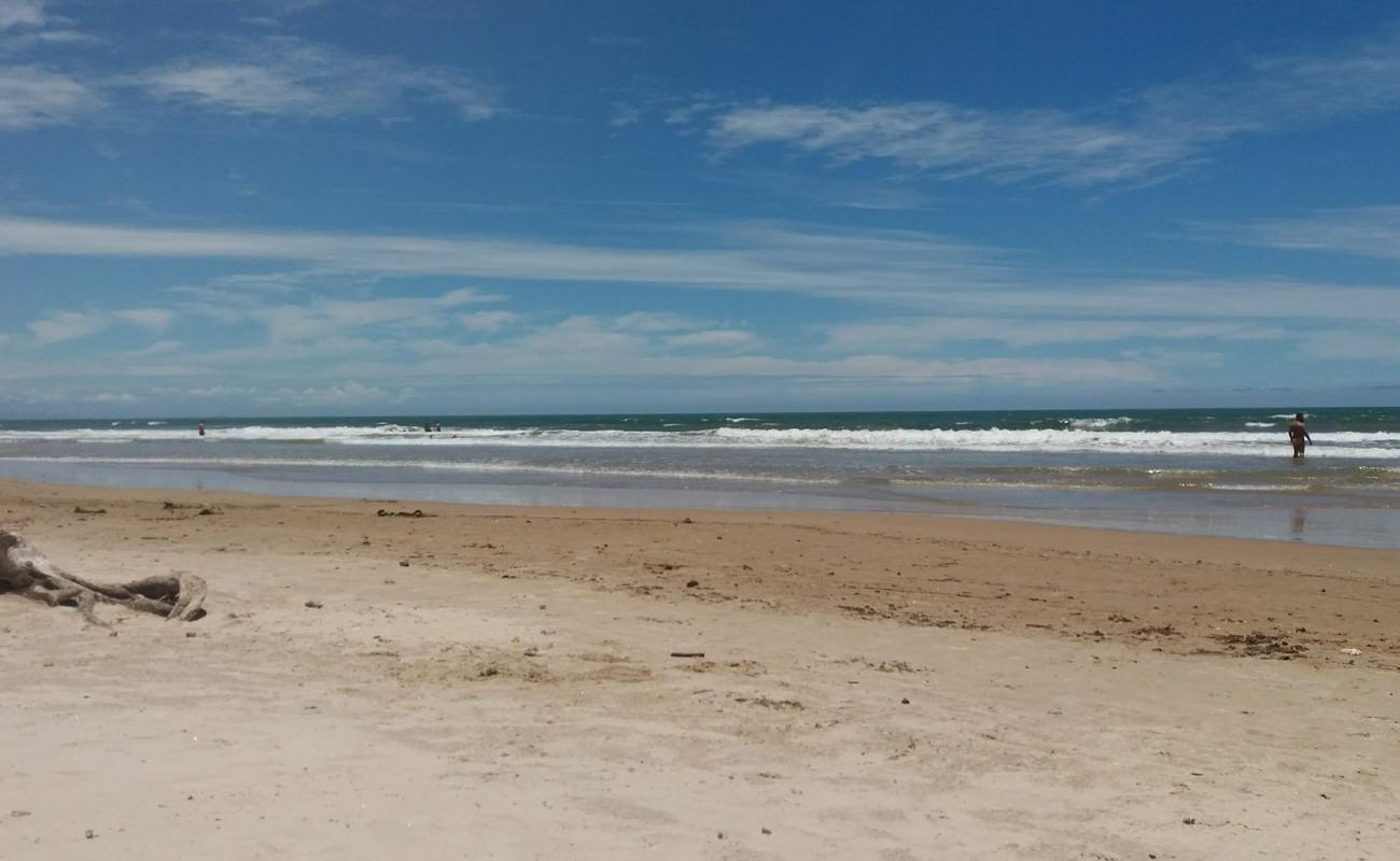 Photo de Plage d'Itabapoana avec sable beige de surface