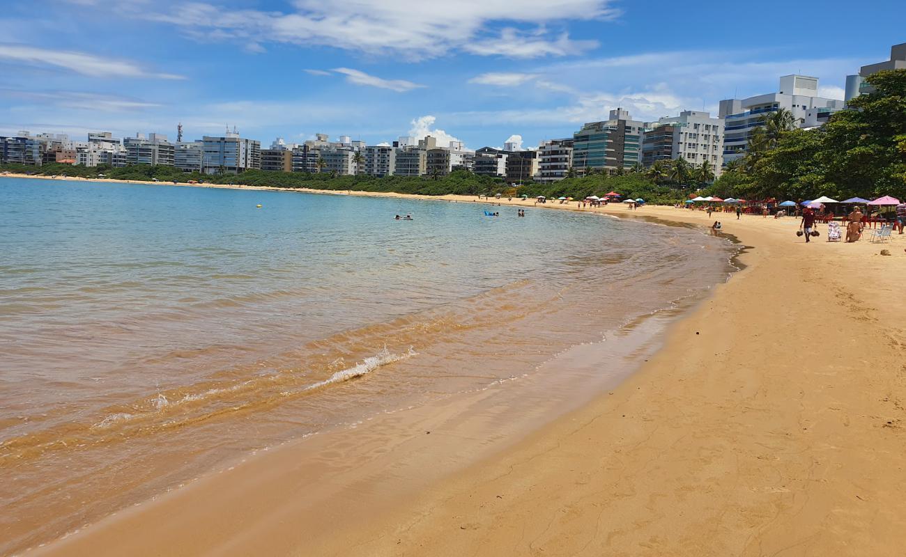 Photo de Plage de Peracanga avec sable lumineux de surface