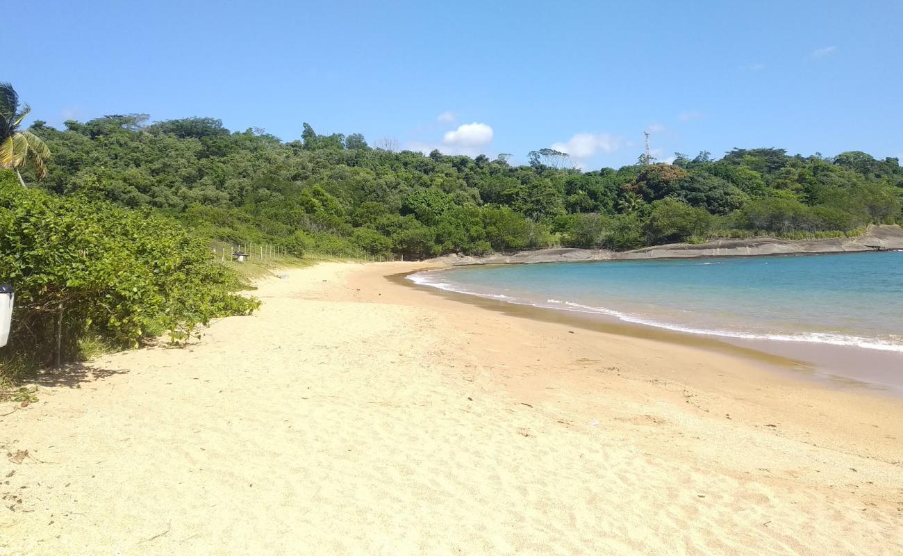 Photo de Trois plages de Guarapari avec sable lumineux de surface