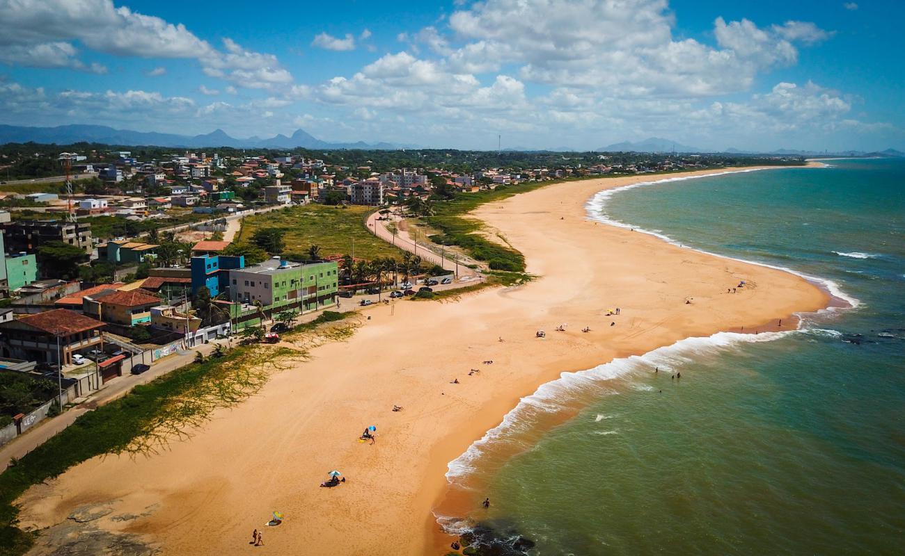 Photo de Plage de Ponta da Fruta avec sable lumineux de surface