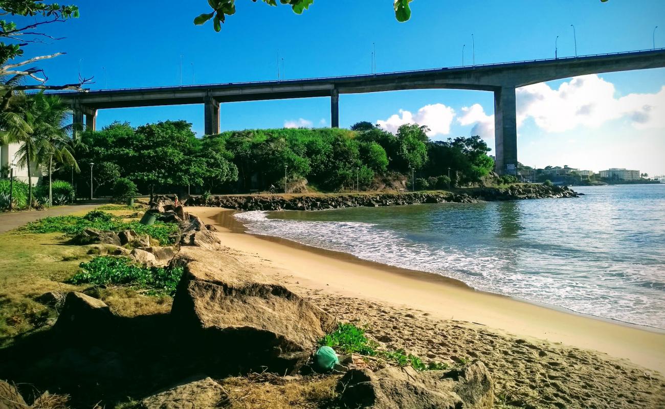 Photo de Plage du Milieu avec sable lumineux de surface