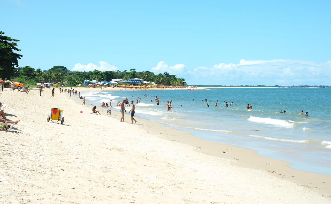 Photo de Praia Do Mundai avec sable lumineux de surface