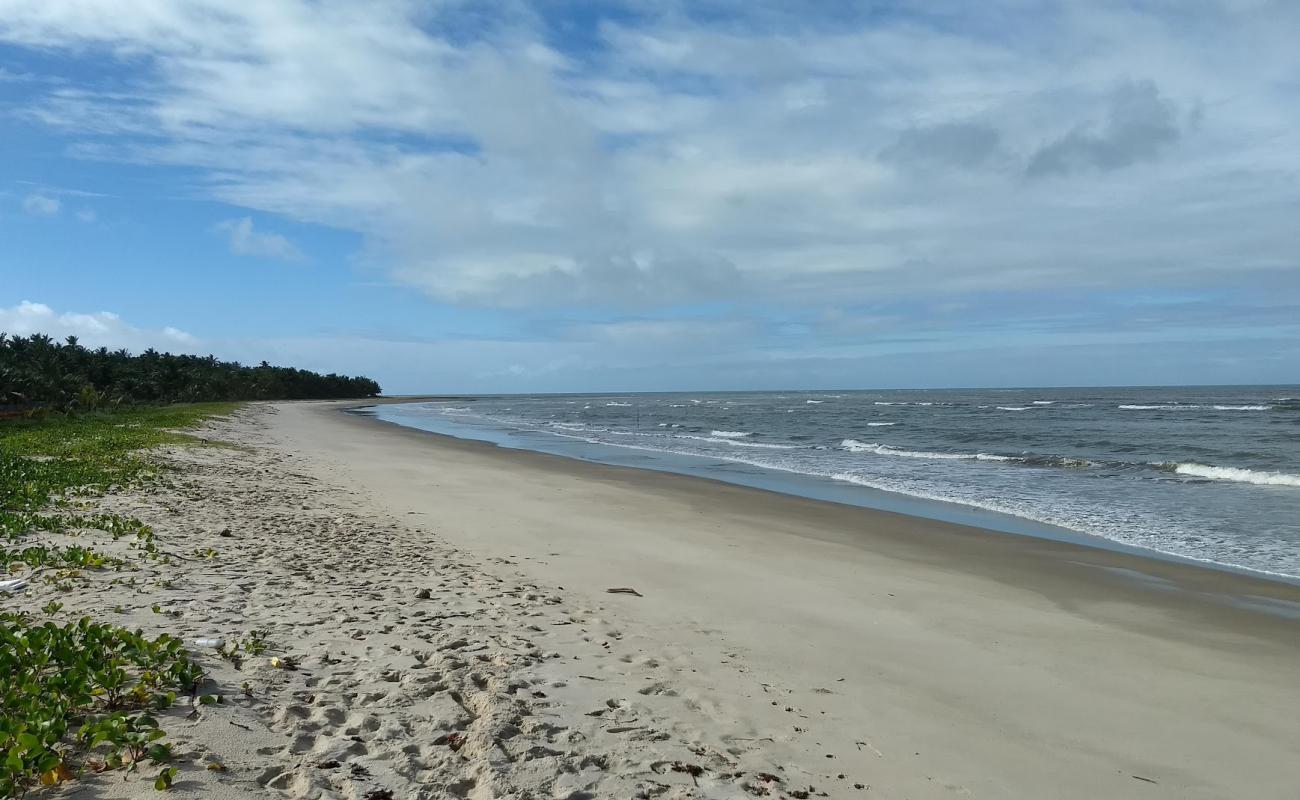 Photo de Praia de Santo Antonio - Santa Cruz Cabralia avec sable beige fin de surface
