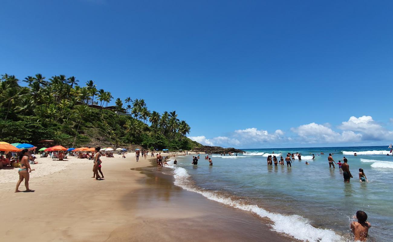 Photo de Praia do Resende avec sable fin et lumineux de surface