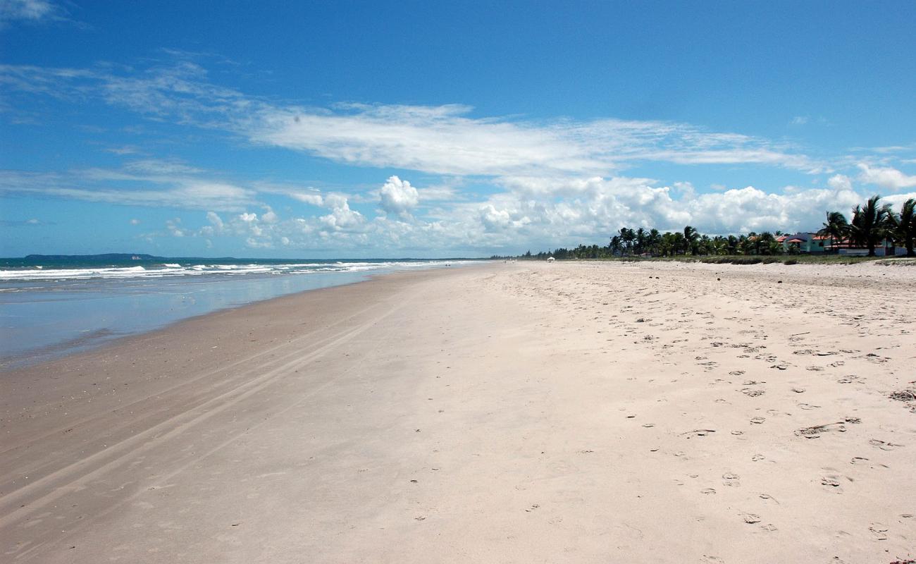 Photo de Praia de Guaibim avec sable beige fin de surface