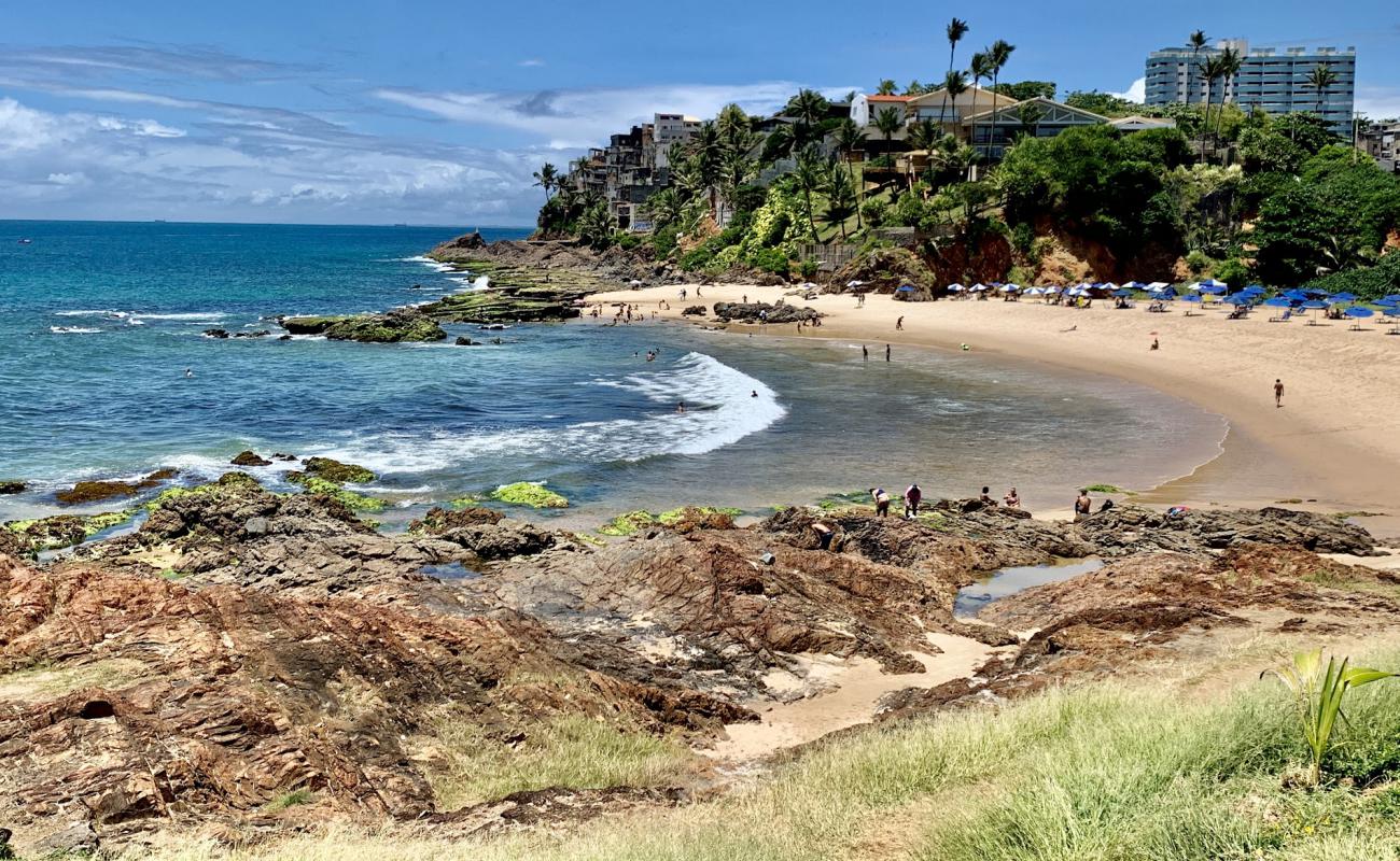 Photo de Praia da paciencia avec sable lumineux de surface