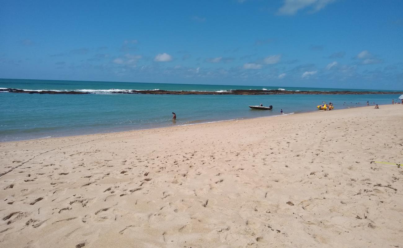 Photo de Plage de Barra de Sao Miguel avec sable lumineux de surface