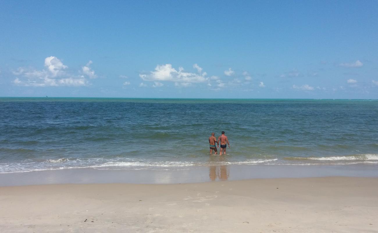 Photo de Praia da Croa avec sable lumineux de surface