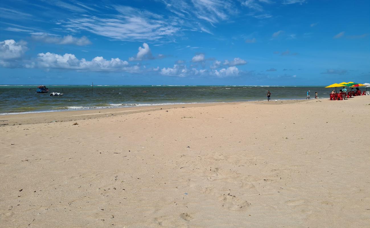 Photo de Praia de Sao Jose da Coroa Grande (Centro) avec sable lumineux de surface