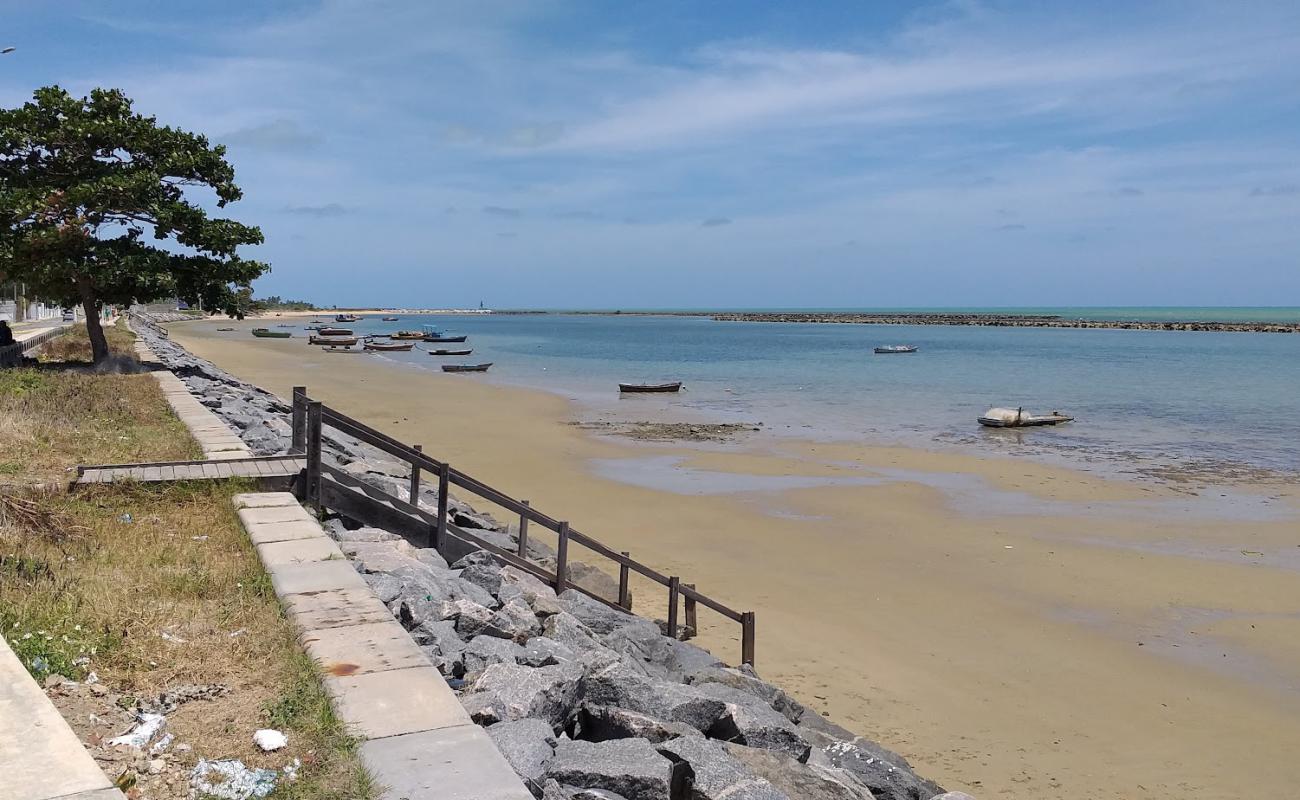 Photo de Praia de Rio Doce avec sable beige de surface