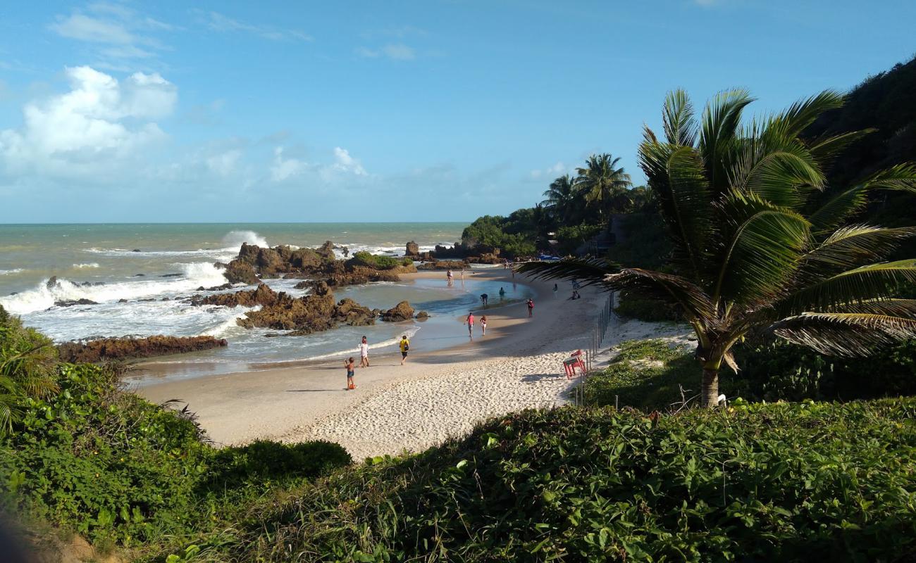 Photo de Praia de Tambaba avec sable lumineux de surface