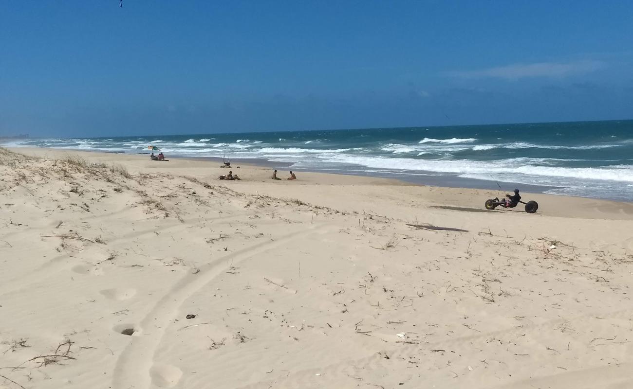 Photo de Plage de Sabiaguaba avec sable lumineux de surface