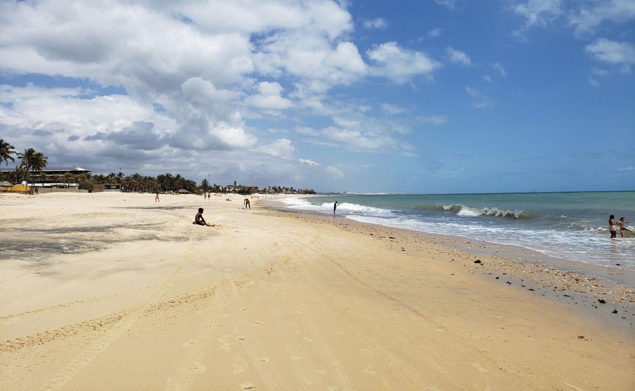 Photo de Plage de Cumbuco II avec sable lumineux de surface