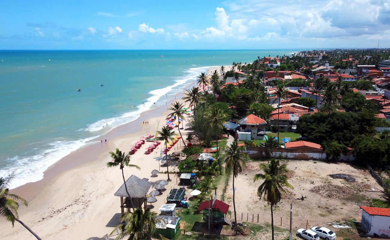 Photo de Plage de Cumbuco avec sable beige fin de surface