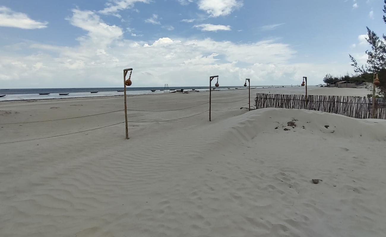 Photo de Praia de Barrinha avec sable beige fin de surface