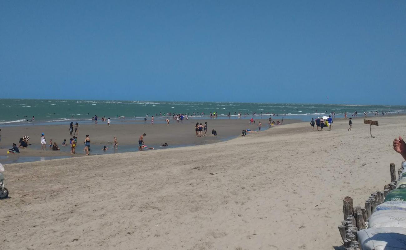 Photo de Praia de Maramar avec sable lumineux de surface