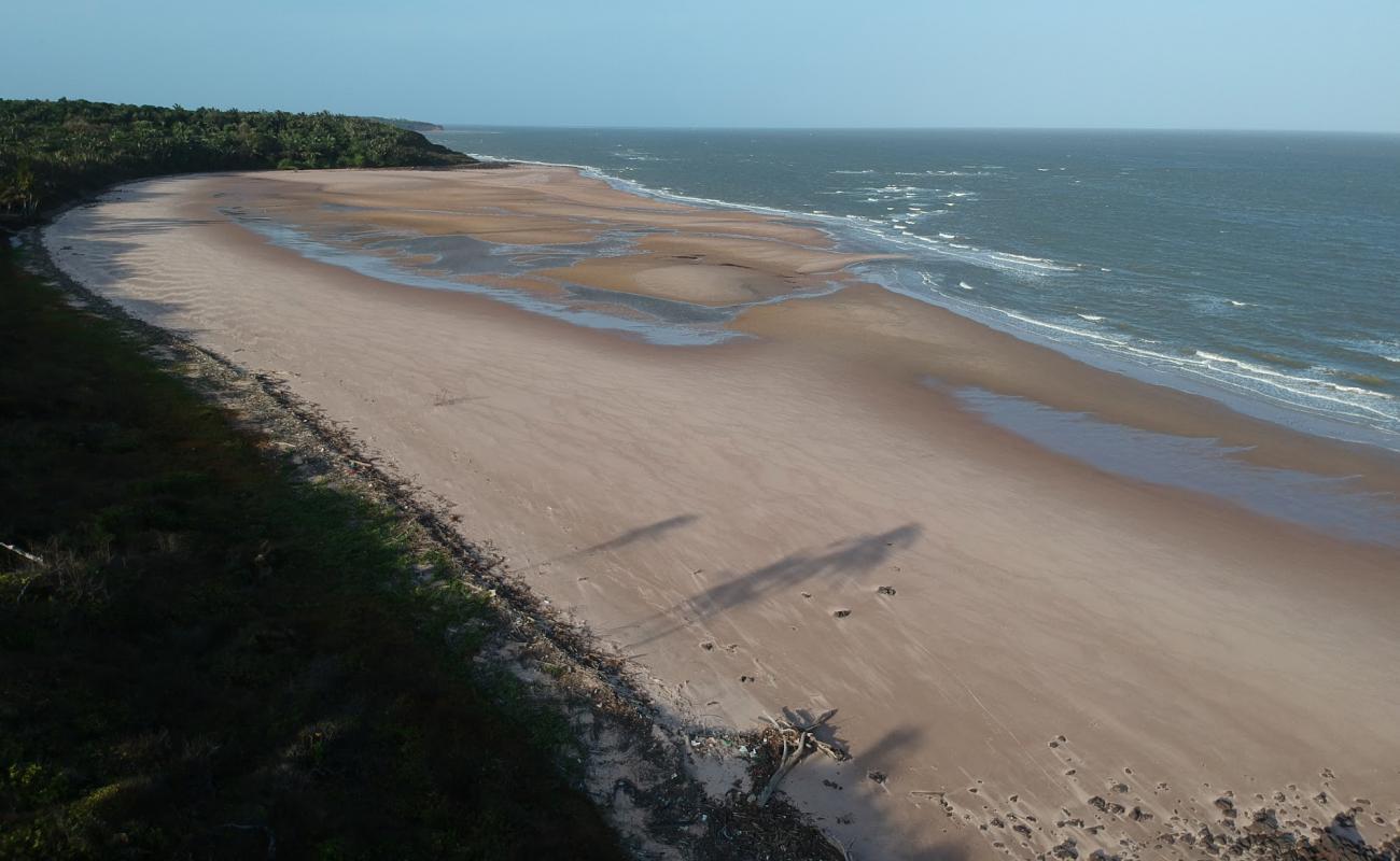 Photo de Praia do Caura avec sable lumineux de surface