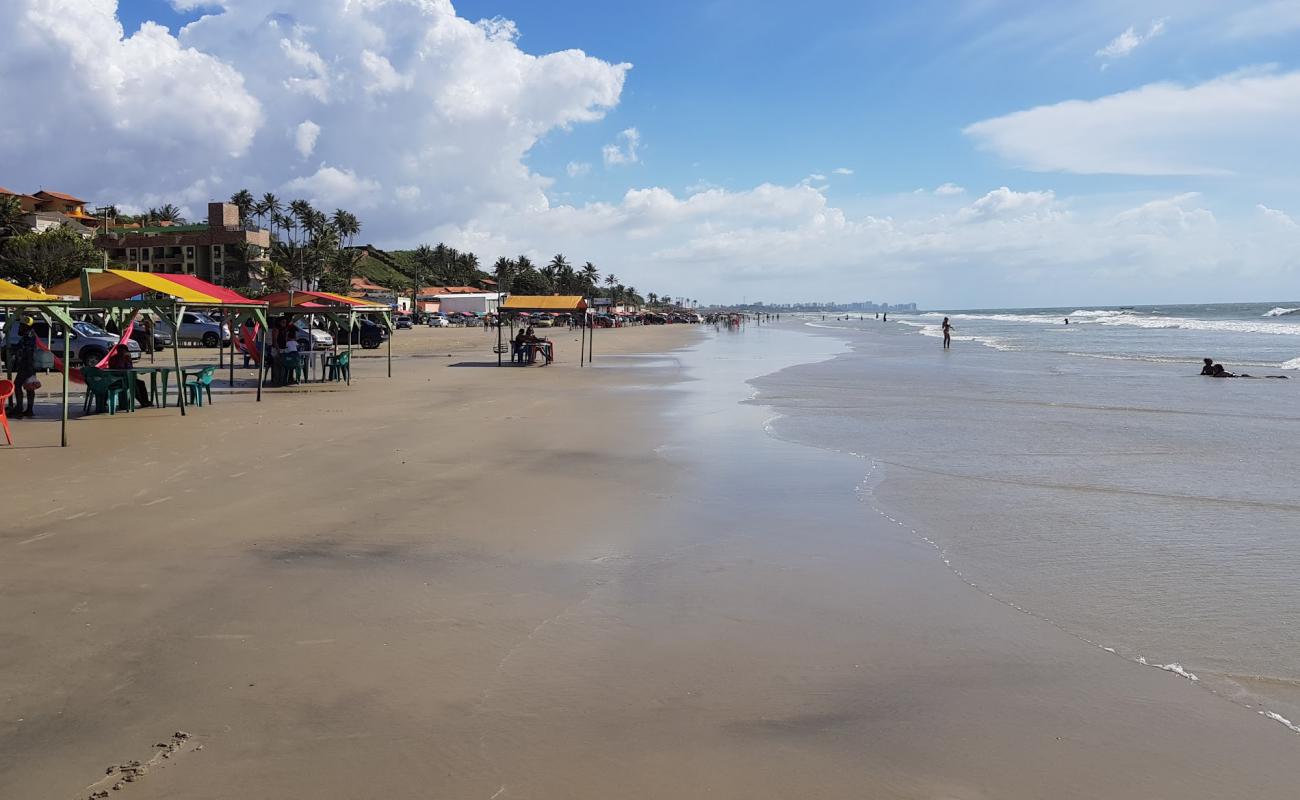 Photo de Praia Do Meio avec sable fin et lumineux de surface