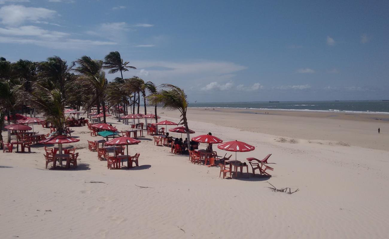 Photo de Praia do Calhau avec sable lumineux de surface