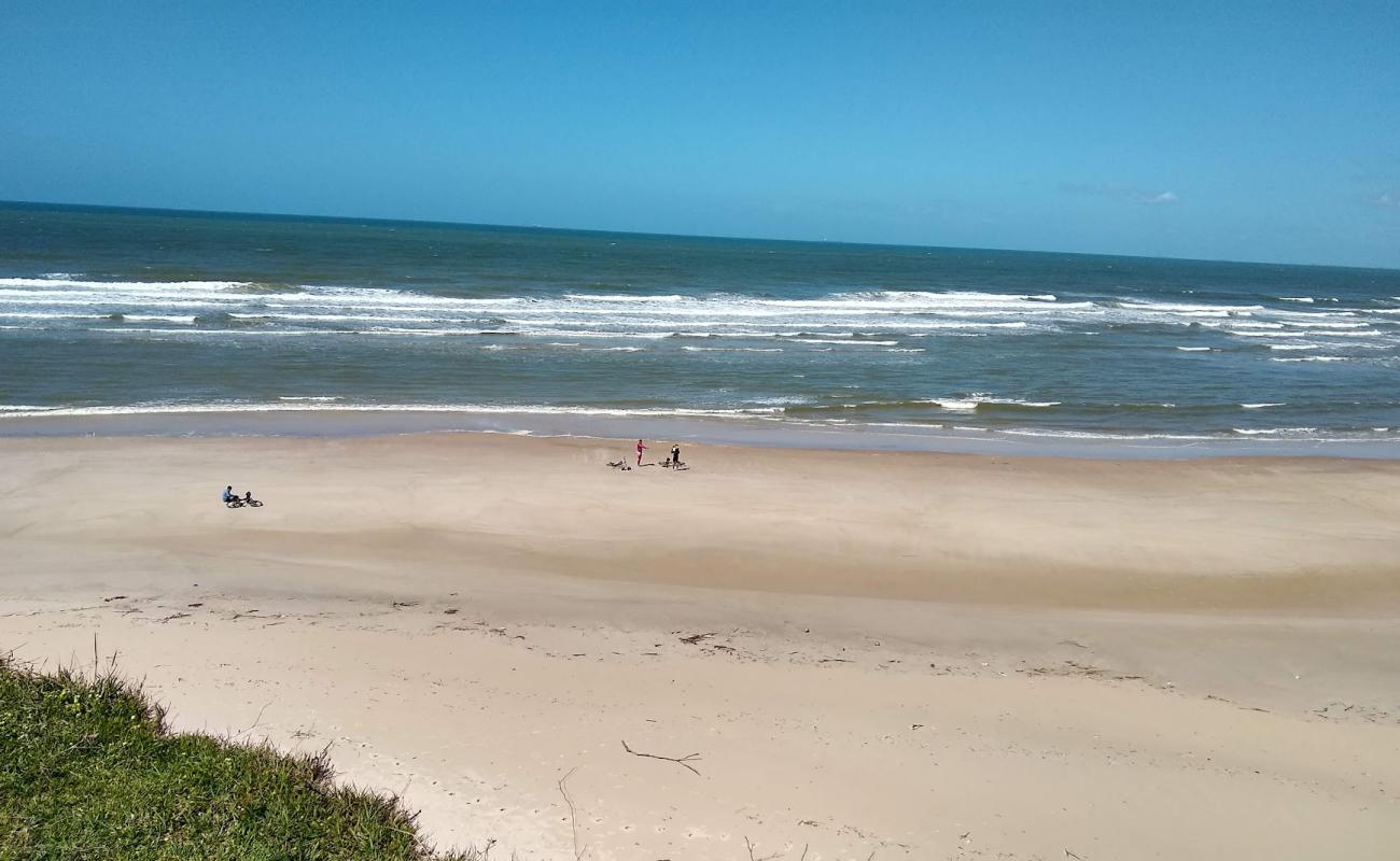 Photo de Praia de Mamuna avec sable lumineux de surface