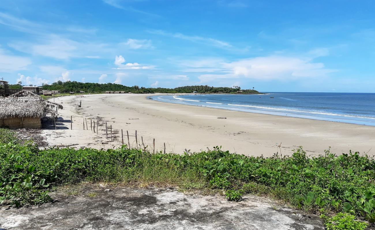 Photo de Praia de Araoca avec sable fin et lumineux de surface