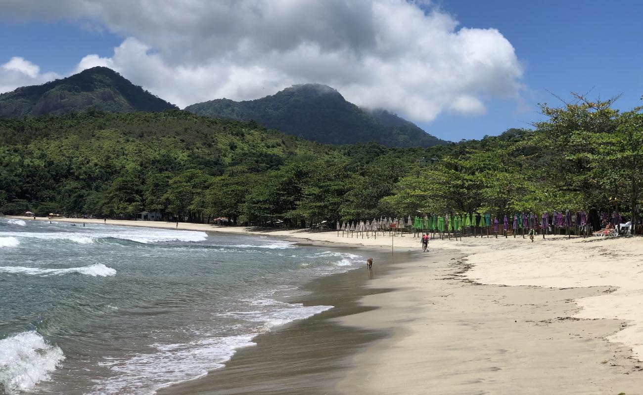 Photo de Praia de Castelhanos avec sable beige de surface