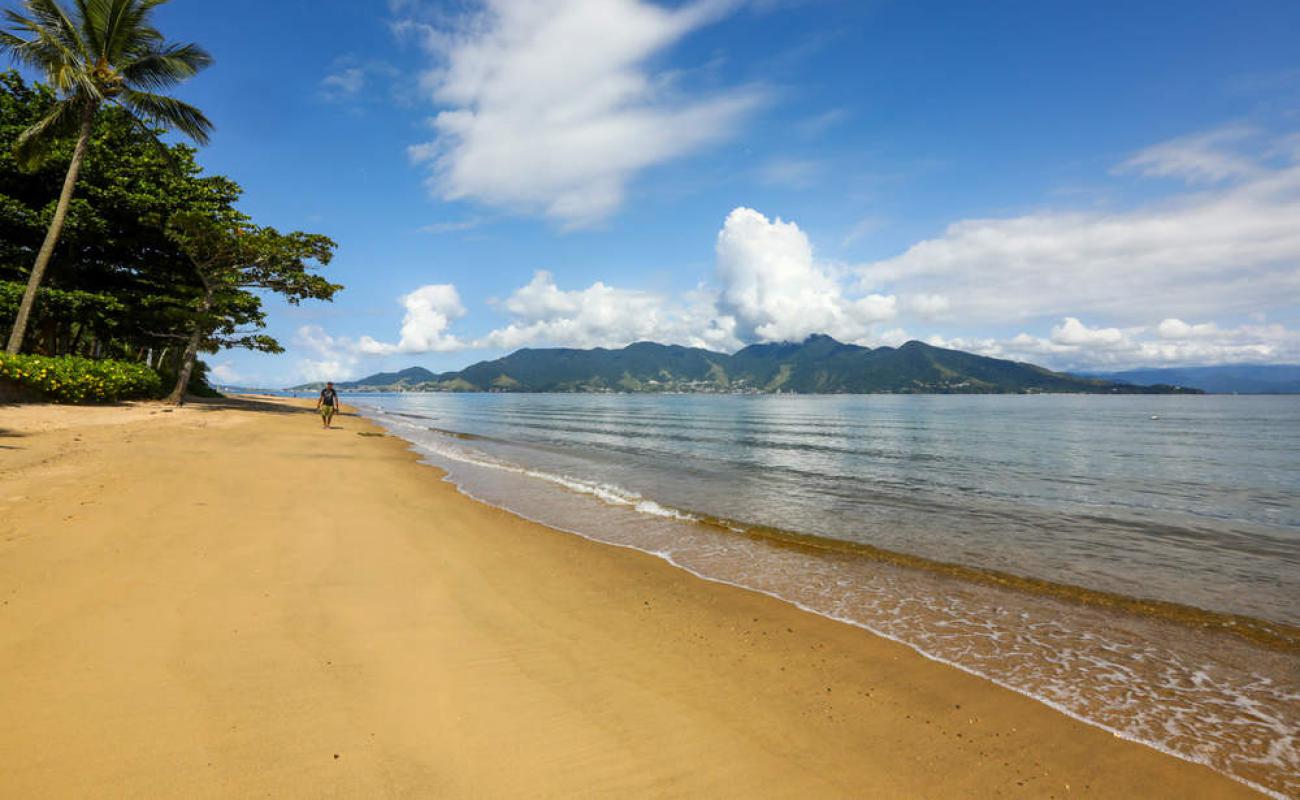 Photo de Praia do Pinto avec sable beige de surface