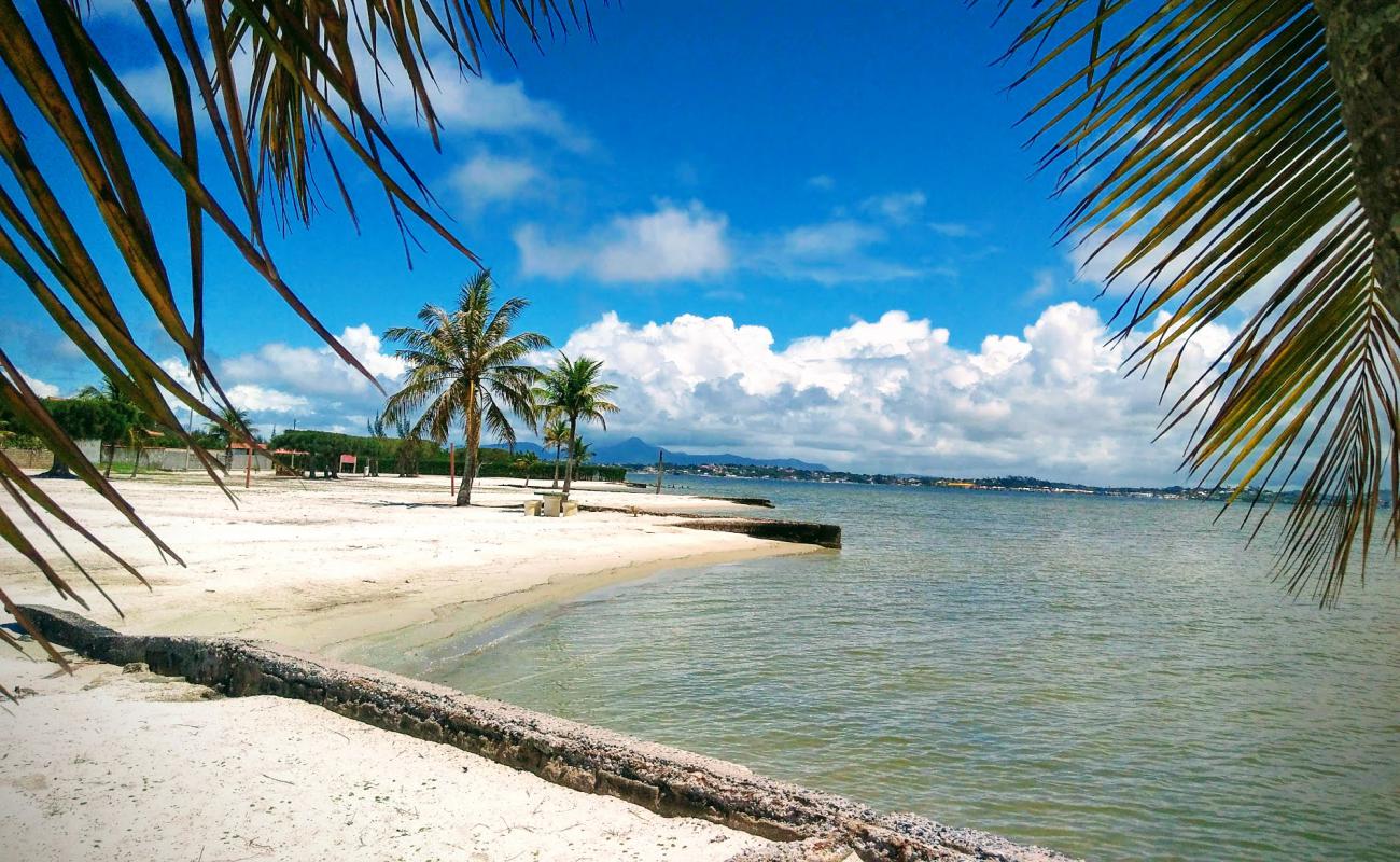 Photo de Praia do Condominio Village D`Italia avec sable lumineux de surface