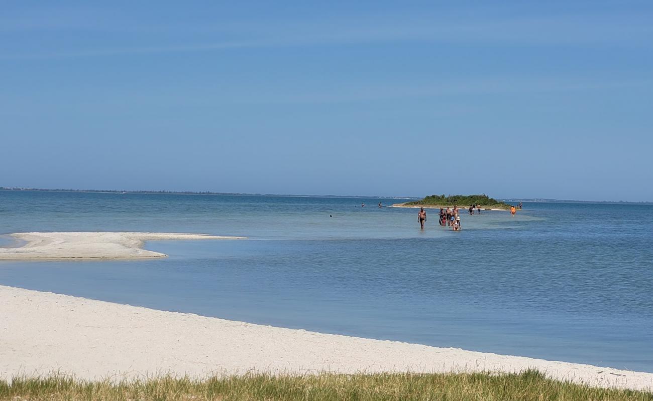 Photo de Praia da Salina avec sable lumineux de surface