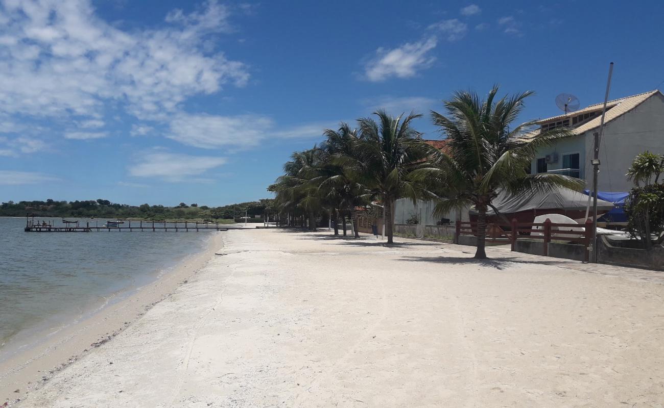 Photo de Praia do Balneario avec sable lumineux de surface