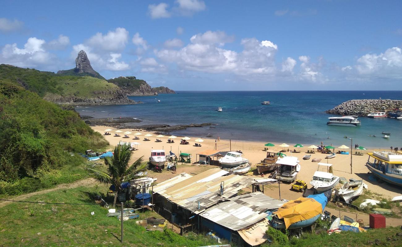 Photo de Praia do Porto de Santo Antonio Noronha avec sable lumineux de surface