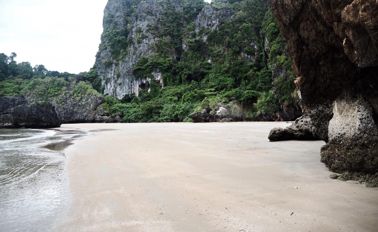 Photo de Magic Beach avec sable lumineux de surface