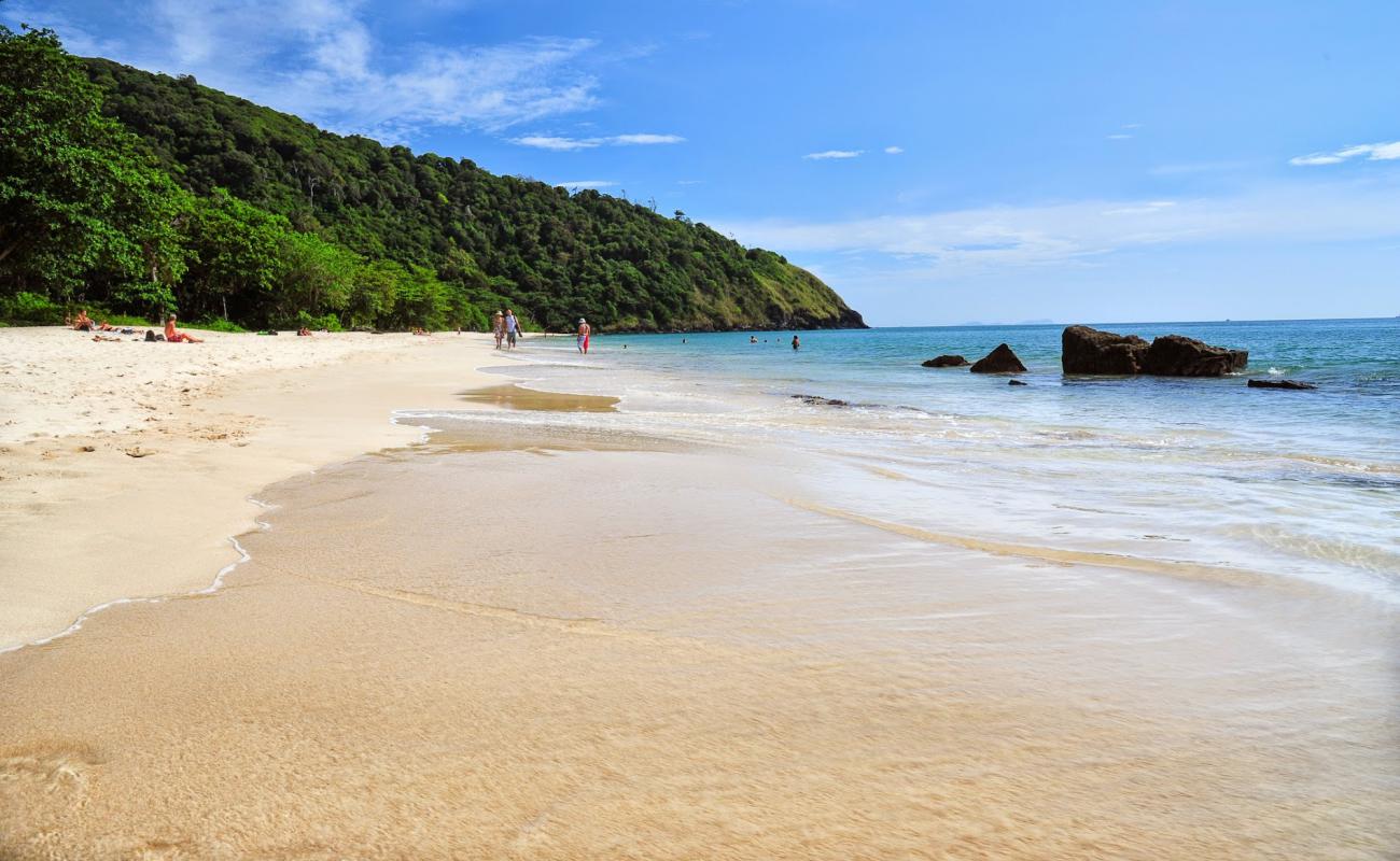 Photo de Bamboo Beach avec sable beige de surface