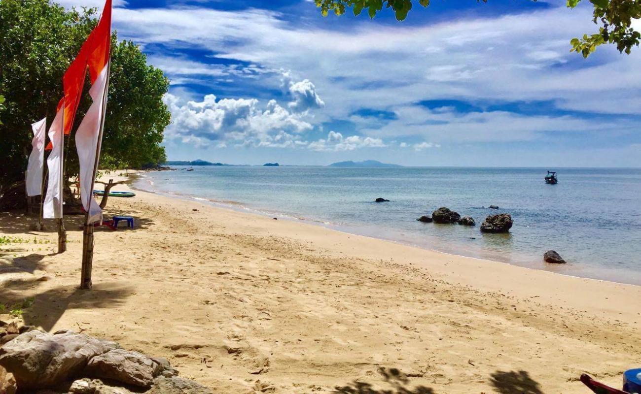 Photo de Sunset Beach avec sable beige de surface