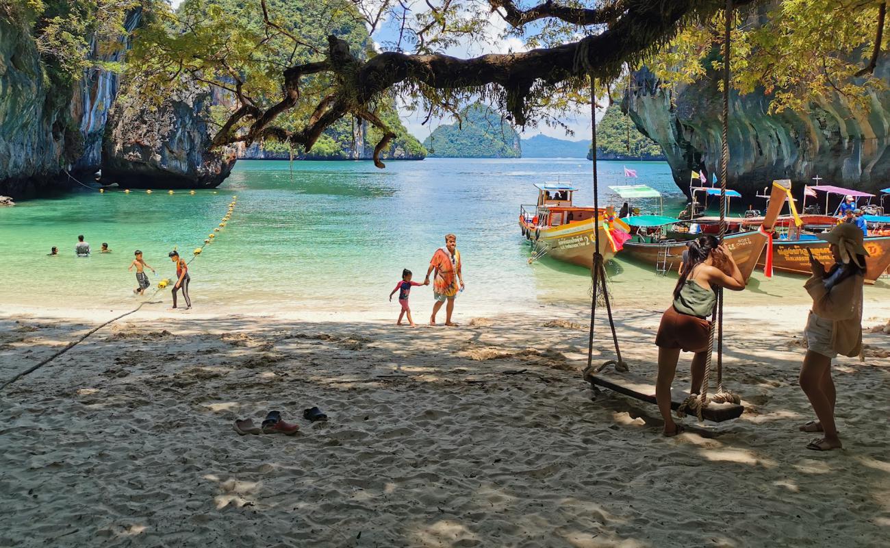 Photo de Koh Lao Beach avec sable clair avec caillou de surface