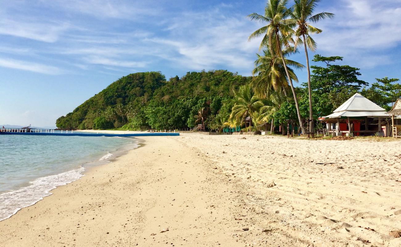 Photo de Loh Jak Beach avec sable blanc de surface