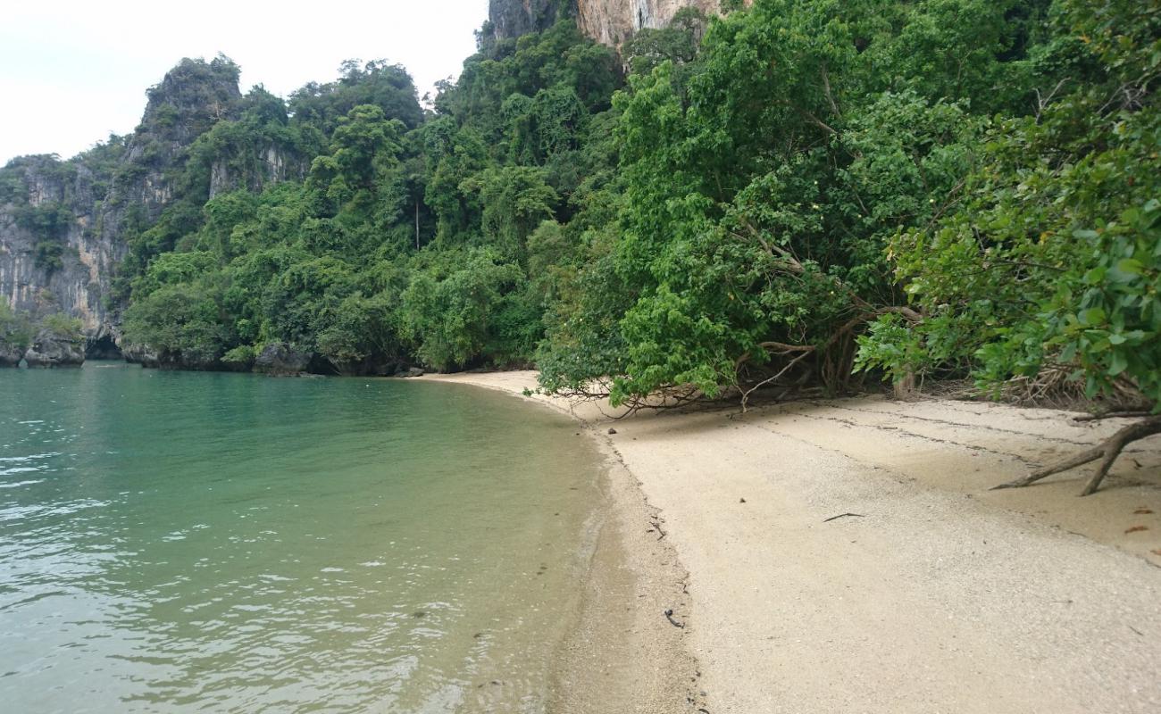 Photo de Ko Yao NoiI Beach avec sable lumineux de surface