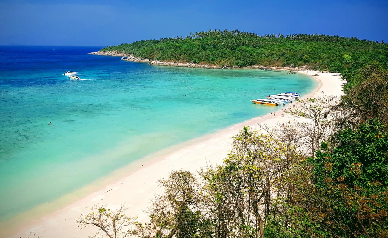 Photo de Plage de Siam Bay avec sable fin blanc de surface