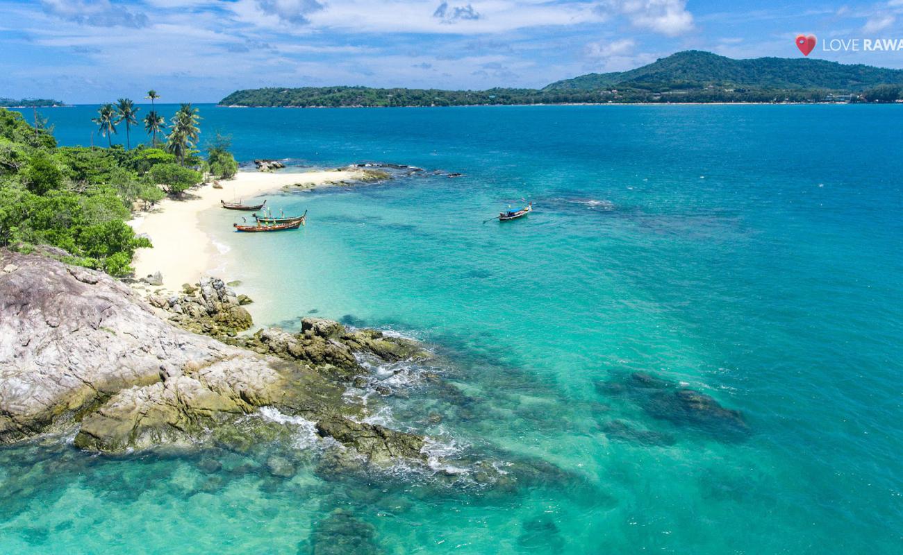 Photo de Bon Island Beach avec sable beige fin de surface