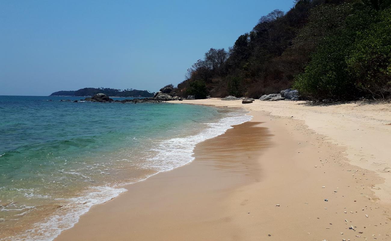 Photo de Mueang Beach avec sable fin blanc de surface