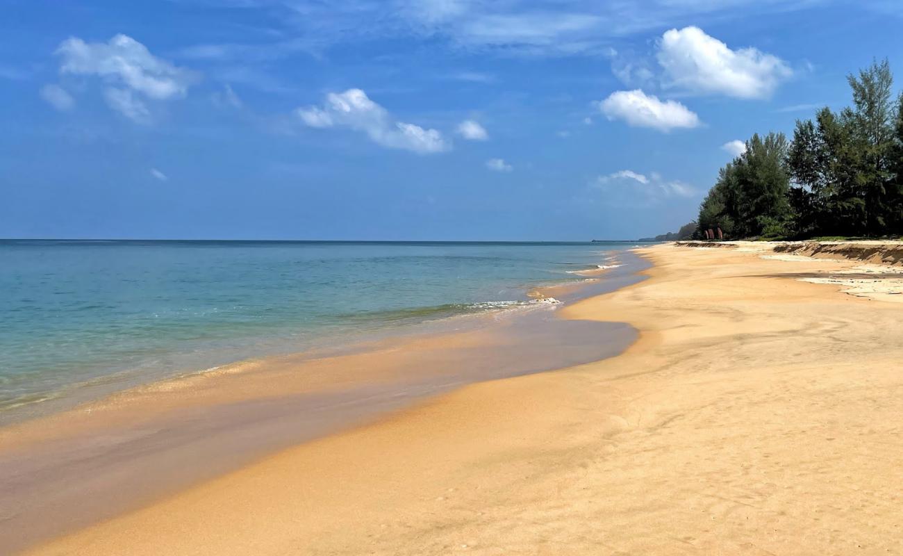 Photo de Khaopilai Beach avec sable lumineux de surface