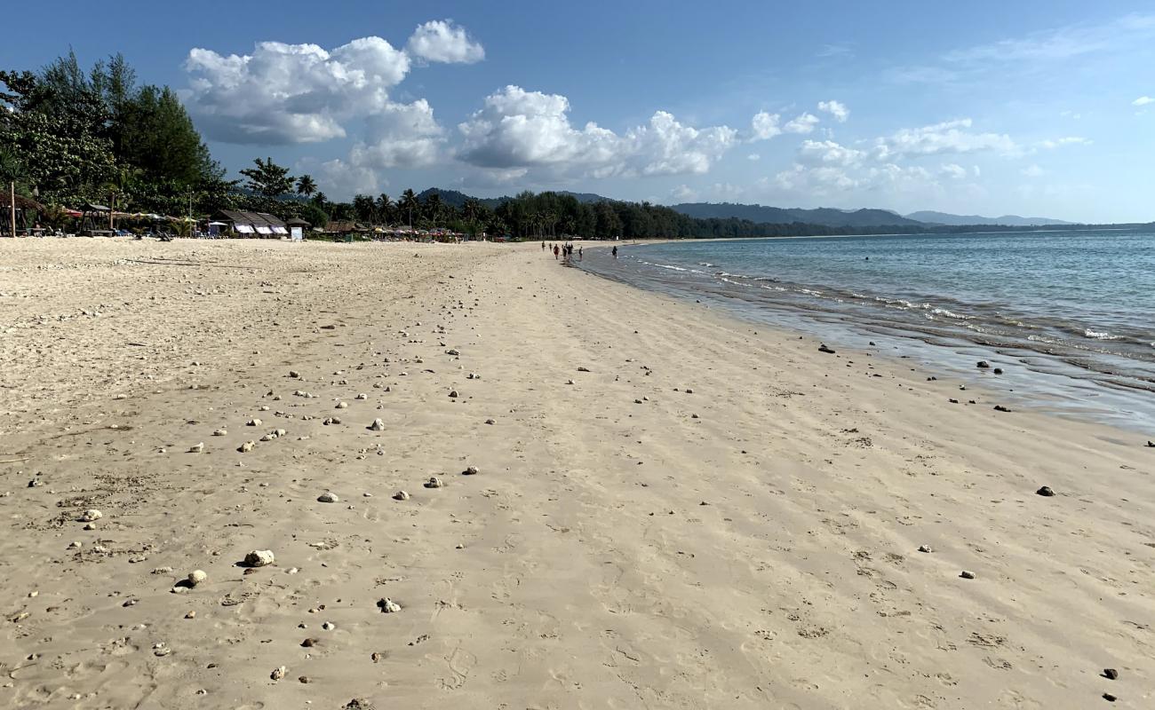 Photo de Hat Thap Tawan Beach avec sable lumineux de surface