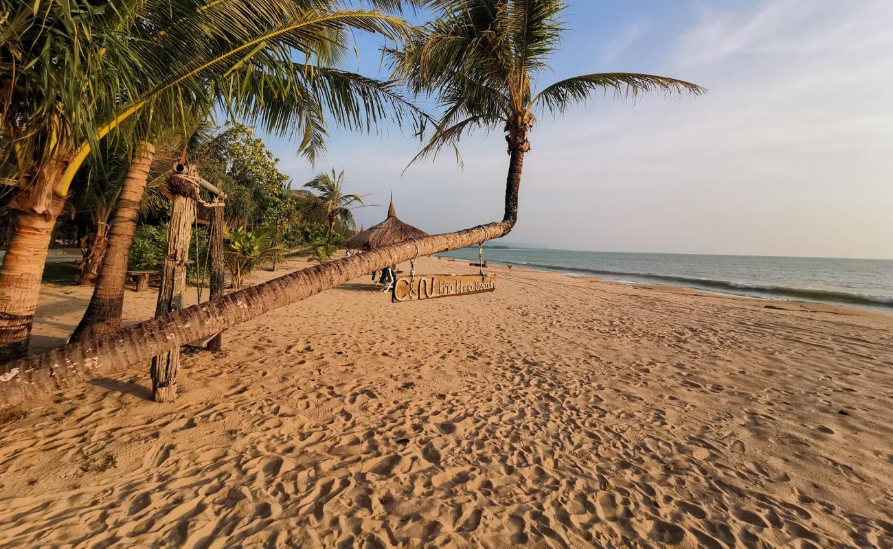 Photo de Kho Khao Beach avec sable beige de surface
