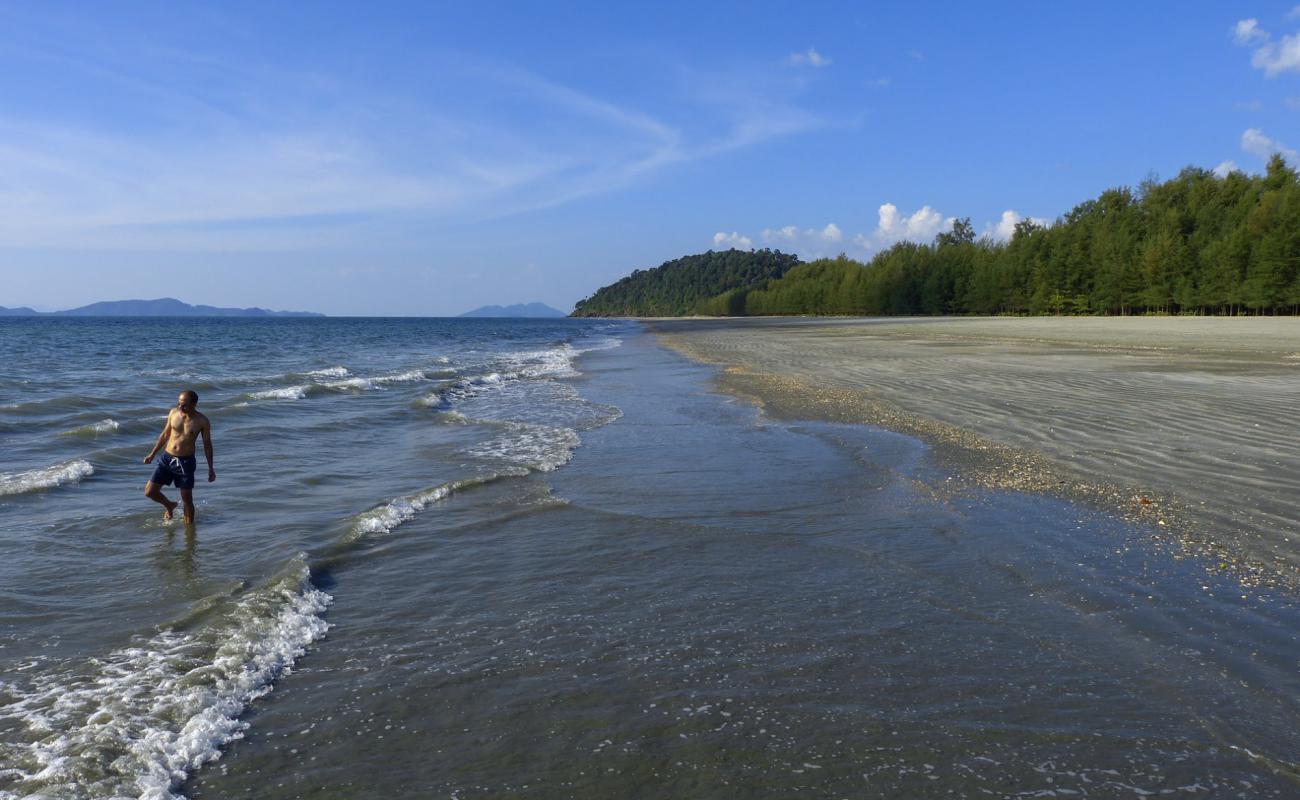 Photo de Bang Ben Beach avec sable beige de surface