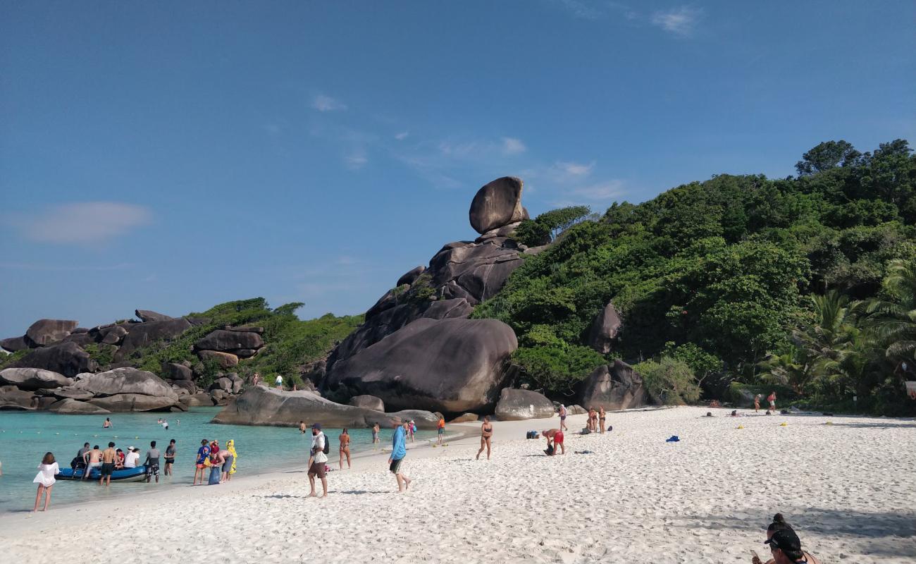 Photo de Ao Kuerk Bay Beach avec sable fin blanc de surface