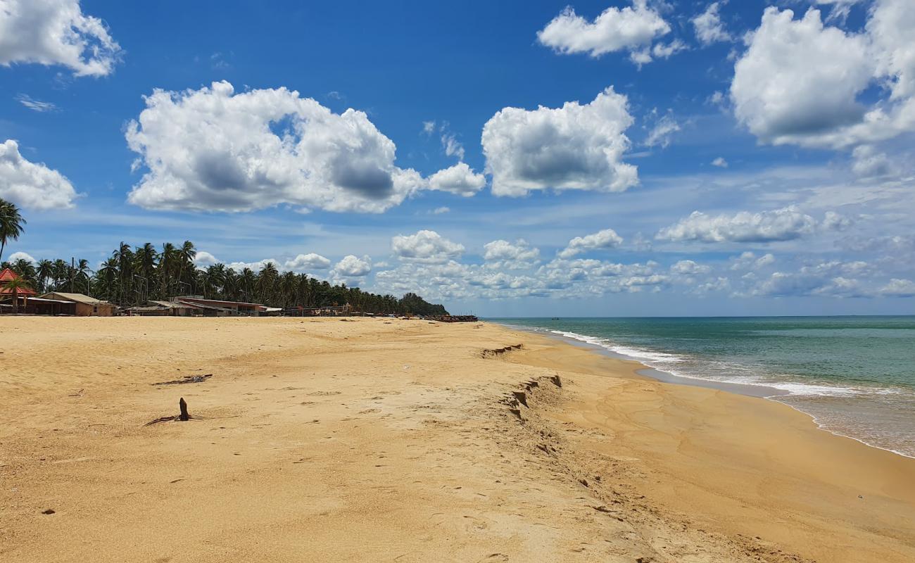 Photo de Ban Thon Beach avec sable lumineux de surface