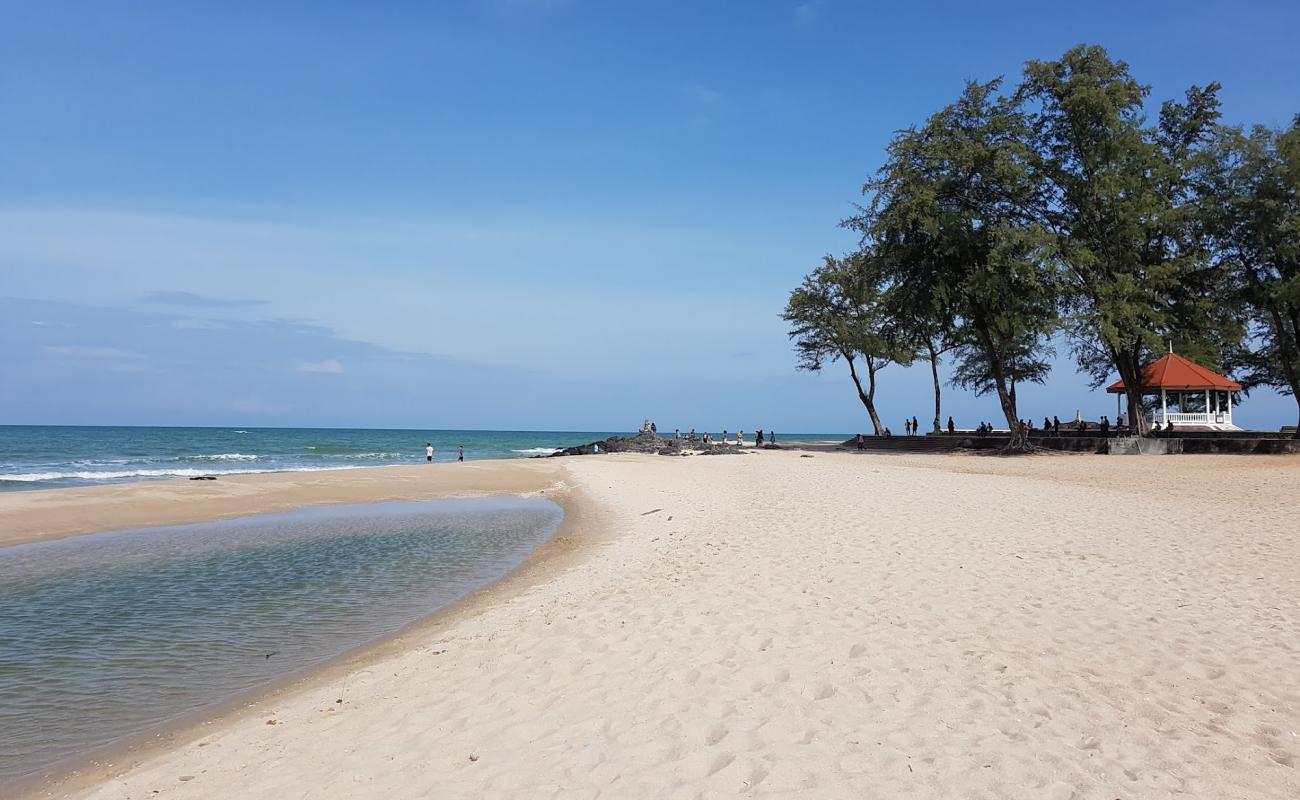Photo de Samila Beach avec sable beige fin de surface