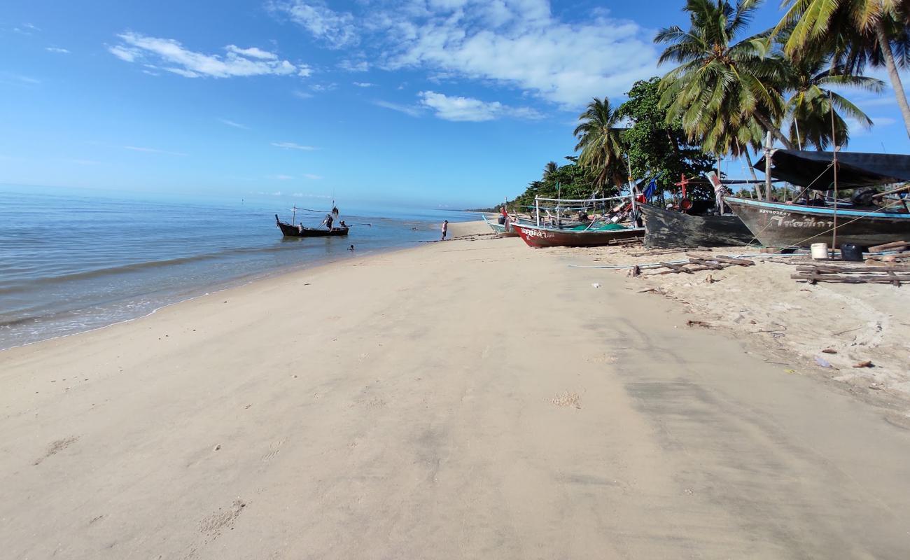 Photo de Hat Sao Phao avec sable blanc de surface