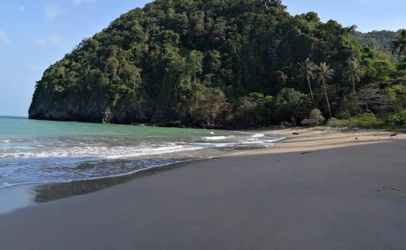 Photo de Thong Tha Bay avec sable beige de surface