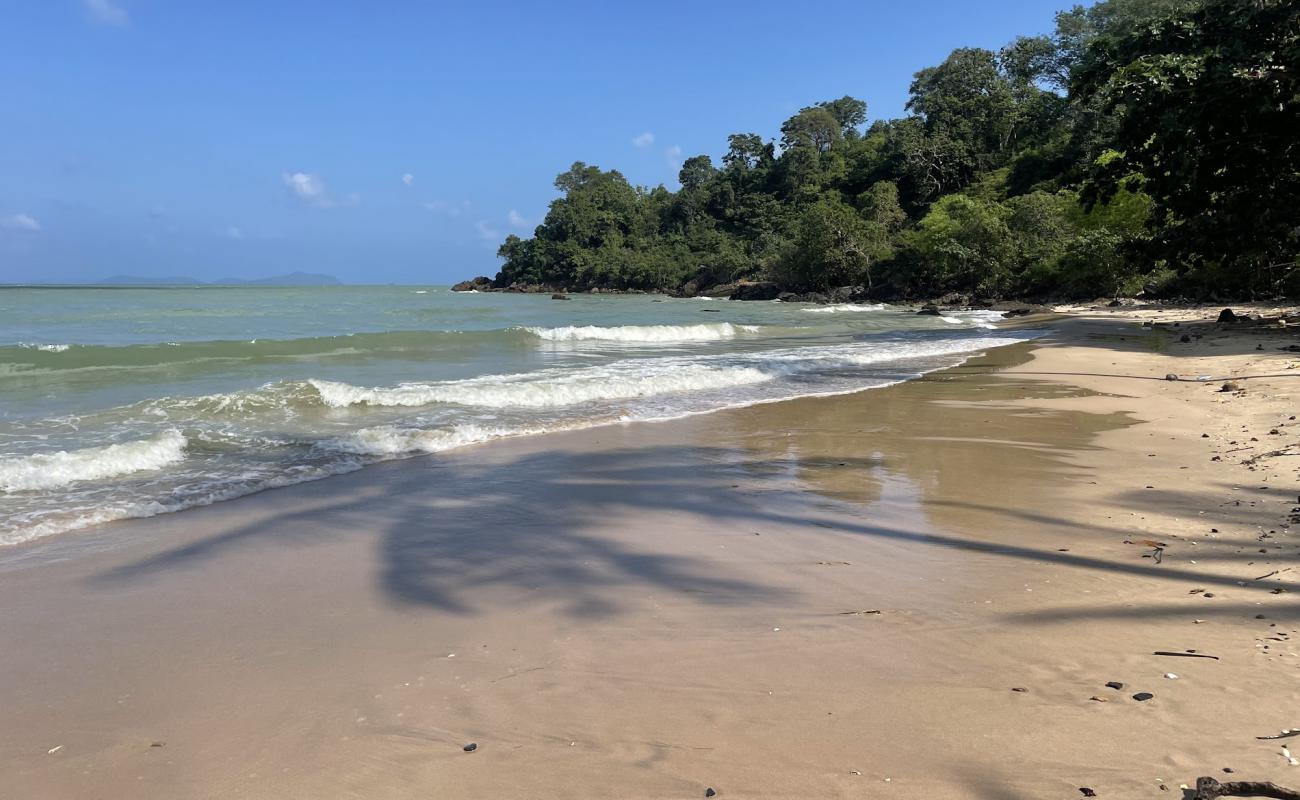 Photo de Laem Prathap Beach avec sable beige de surface